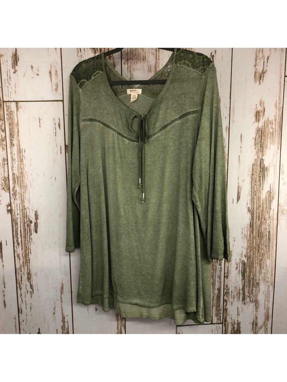 Madison & Berkeley Tunic, Size Large.  In good used condition!
